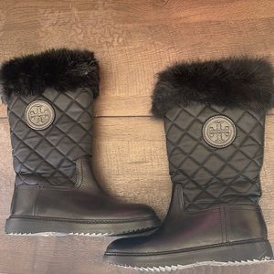 Tory Burch Joey Snow Boot- Size (7 like new )